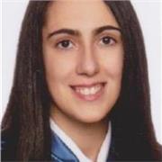 Profesora de biología imparte clases a niños de todas las edades