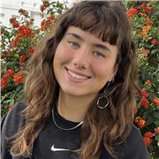 Profesora de primaria con 3 años de experiencia en espacios de pedagogía alternativa en la naturaleza.