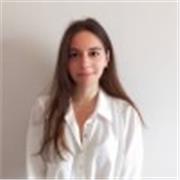 Laureata triennale magistrale in Management e Governance con il massimo dei voti impartisce lezioni di Economia aziendale