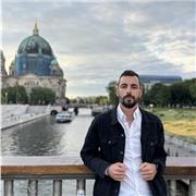 Lehrkraft für Deutsch als Fremdsprache mit zwei Jahren Erfahrungen