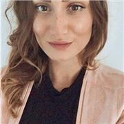 Pronta ad aiutare con impegno, ma anche un po’ di divertimento!