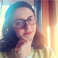 Impartisce ripetizioni di disegno, fumetto, storytelling, lettering e inchiostrazione, per arrivare a fare un fumetto da 0 a 100