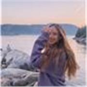 Clases particulares de apoyo especializadas en inglés, aunque hasta nivel de ESO puedo adaptarme. Estudio segundo de medicina