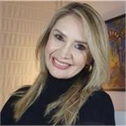 Especialista en el área comunicacional de moda y estilo