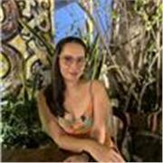 Docente universitaria con experiencia en áreas de finanzas, administración de empresas y negocios internacionales. 