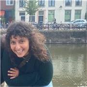 Laureata in Lettere (110 e lode), con più di 5 anni di esperienza in ripetizioni per elementari, medie, superiori e università