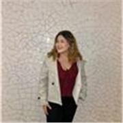 Profesora de piano apta para edades 7-13/14 años