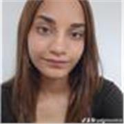 Joven profesora de inglés con buen nivel y paciencia para enseñar.