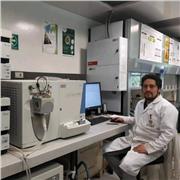Experienced Chemist and Educator with Expertise in Problem-Solving and Content Development