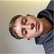 Profesor estudiante de niños/as de infantil, primaria y primer curso de la ESO