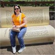 No soy profesora titulada pero he dado clases a niños, jóvenes y adultos, también a extranjeros.
