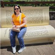 No soy profesora titulada pero he dado clases a niños, jóvenes y adultos, también a extranjeros.