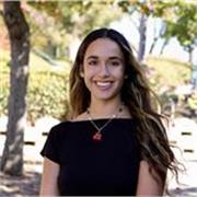 Graduada universitaria de Los Ángeles, nativa en inglés, en Madrid para posgrado y enseñar inglés personalizado a niños y adultos 