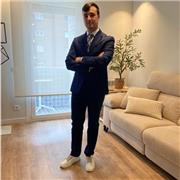 Profesor de economía y asignaturas similares recién graduado con ganas de enseñar y trabajar, mis clases serán didácticas y útiles