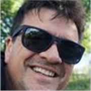 Profesor de Español imparte clases a niños, jóvenes y adultos