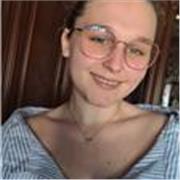 Studentessa universitaria fornisce lezioni di materie umanistiche (non solo italiano, ma anche storia, filosofia, geografia)