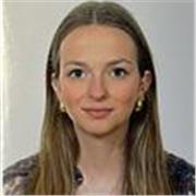Profesora de inglés, que ha dado ingles a todo tipo de edades, y como futura profesora me gustaría seguir trabajando para mejorar.