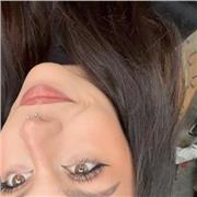 Profesora de Contabilidad imparte clases a alumnos de grado medio de administración