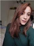 Studentessa di informatica impartisce lezioni di matematica per scuole elementari, medie e superiori