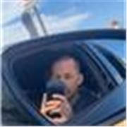 Englisch Lehrer, der alle Basics trainiert und spaß an Fremdsprachen beibringen möchte. 