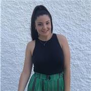 Profesora de apoyo educativo con gran creatividad para explicar los contenidos de diferentes formas