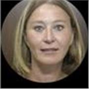Française qui peut vous aider à améliorer vos discussions en français