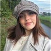 Mit guten Englisch Kenntnissen, möchte ich jungen Schülern dabei helfen ihre Leistung im Fach Englisch zu verbessern!