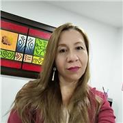 Profesor tutor de clases con estrategias metodológicas innovadoras. Clase CLIL enfatizando en vocabulario