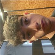 Ciao a tutti! Mi chiamo Lorenzo e ho 20 anni. Ho un livello C1 di spagnolo e sono pronto ad aiutarvi con la lingua che amo di più!