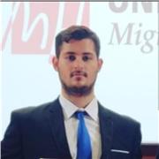 Actualmente, estoy cursando el Máster de Profesorado. Sin embargo, cuento con más de 5 años de experiencia como responsable adm.