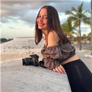 Profe de inglés y español muy paciente y dedicada