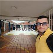 Profesor en Psicología, capacitador en habilidades blandas y tallerista individual y grupal
