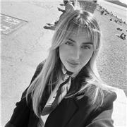 Enseignante de FLE proposant des cours tous niveaux et préparation aux examens de français