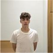 Graduado de bachillerato con matrícula de honor, estudio el Grau d’Enginyeria Física en la Universitat Politècnica de Catalunya. 