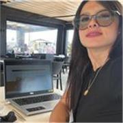me defino como una persona demasiado expresiva, que dice lo que siente, ofrezco mi conocimiento a extranjeros que quieran aprender