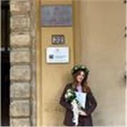 Ciao! Mi chiamo Chiara, sono laureata in Lettere  e offro servizi online flessibili e personalizzati per studenti e professionisti