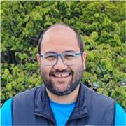 English tutor who enjoys teaching all age groups from all backgrounds