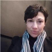 Artista, profesora y tallerista. 10 años de experiencia acompañando a niños, adolescentes, jóvenes y adultos a que se expresen y aprendan a través del arte