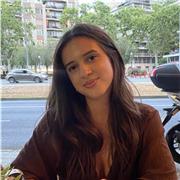 Profesora de inglés apta para niños que estén cursando primaria.