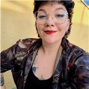 Dott.ssa magistrale in Traduttologia letteraria impartisce lezioni di letteratura italiana