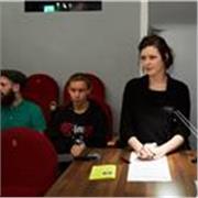 Absolwentka filologii angielskiej z wieloletnim doświadczeniem w tłumaczeniach i pracy w środowisku korporacyjnym