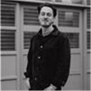 Guitar tutor with 10+ years expierience teaching a range of styles and ages!