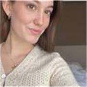 Alumna de 2 de bachillerato, de 17 años, he estudiado un año en el extranjero. Nivel C1 