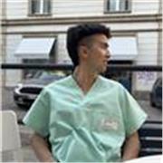 Studente al 5 anno di medicina, nato in Inghilterra, offre ripetizioni di Inglese