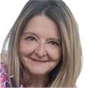 Lavoro nel campo del digital design da molti anni, offro lezioni online per aiutare i ragazzi ad aumentare le loro compentenze