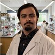 Soy licenciado en biotecnología, con una cuantiosa cantidad de horas en el laboratorio. Imparto las clases de forma online