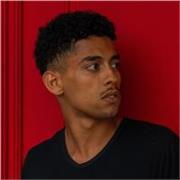 Photographe professionnel dispense des cours d'initiation à la photographie et de perfectionnement.