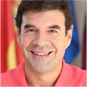 Soy un profesor que aplica el liderazgo transformacional. Mi objetivo es ser un guía y facilitador del aprendizaje, empoderando a mis estudiantes para que se conviertan en aprendices autónomos, críticos y seguros de sí mismos. A través de la colaboración,