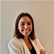 Clases de derecho adaptadas a las necesidades del alumno. Me defino una persona responsable, que le gusta compartir sus conocimientos y ayudar a los demás en su proceso formativo.