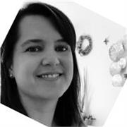 Me defino como una persona dinámica, me gusta trabajar en equipo. Y me encanta aprender y compartir conocimiento.